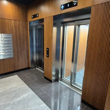 Luxurious Vanilla Apartment, Self Check-in 24h, Parking, Air-conditioning Apartment