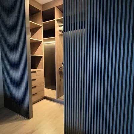Luxurious Vanilla Apartment, Self Check-in 24h, Free Parking, Air-conditioning Apartment *