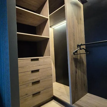 Luxurious Vanilla Apartment, Self Check-in 24h, Parking, Air-conditioning Apartament