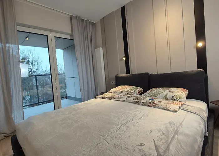 Luxurious Vanilla Apartment, Self Check-in 24h, Free Parking, Air-conditioning 포즈난