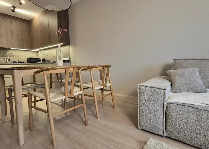 Luxurious Vanilla Apartment, Self Check-in 24h, Free Parking, Air-conditioning Apartment