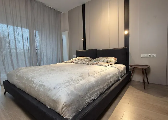 Luxurious Vanilla Apartment, Self Check-in 24h, Free Parking, Air-conditioning Apartment